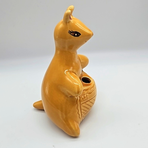 George Wood kangaroo figurine cotton dispenser - Picture 10 of 16